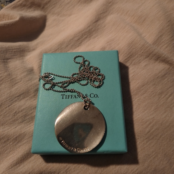 Genuine Tiffany & Co. Pendant and chain. - Picture 9 of 10